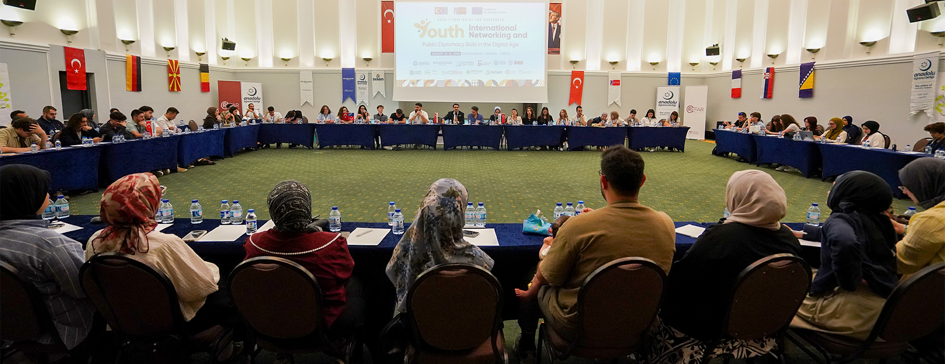 “Dijital Çağda Gençlerin Uluslararası Ağ Kurma ve Sivil Diplomasi Becerileri” Projesi Başladı